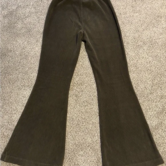 Aerie Olive Flare Pants - Picture 4 of 4